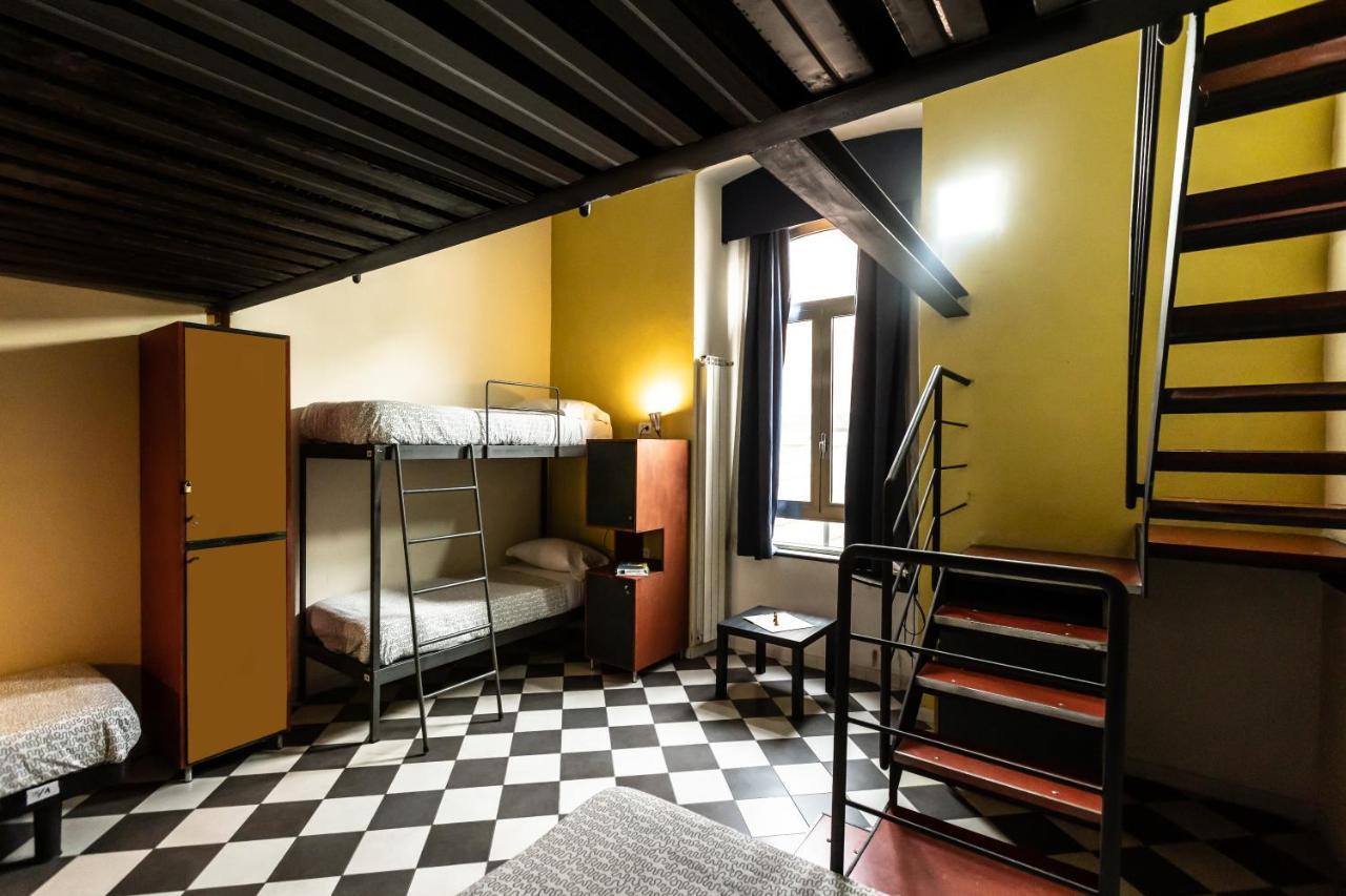 Fabric Hostel Портичи Екстериор снимка