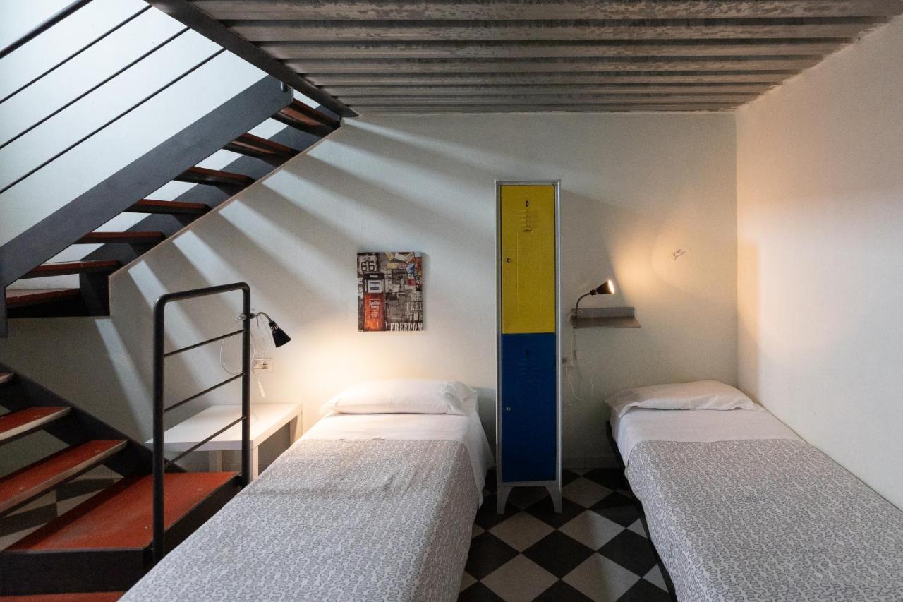 Fabric Hostel Портичи Екстериор снимка